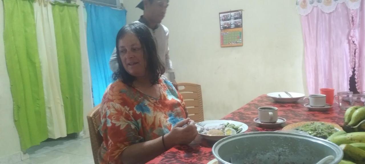 Karleta Homestay Ruteng Exterior foto